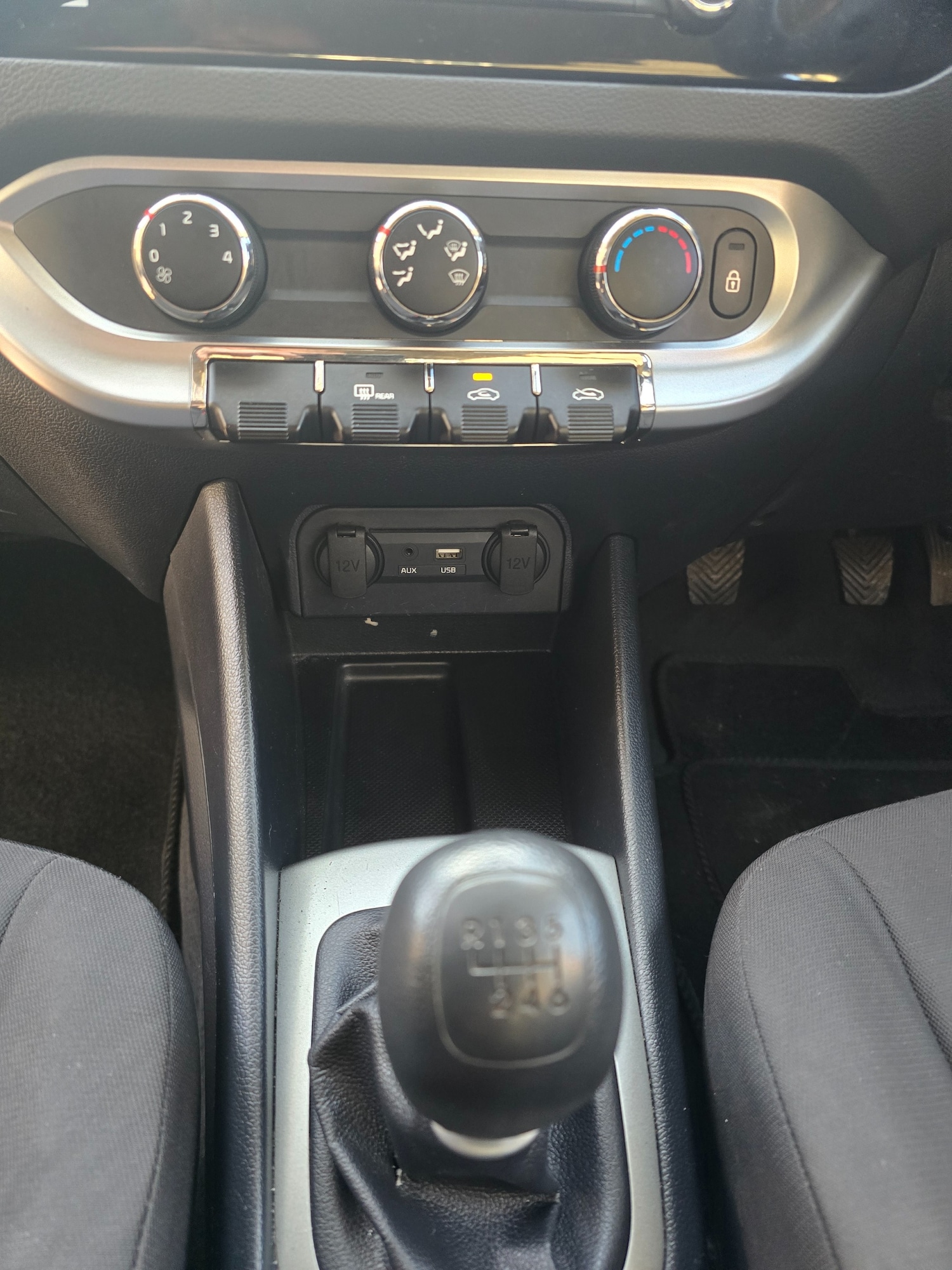 Used Kia Rio 2015 for sale - 77060110: Photo 4