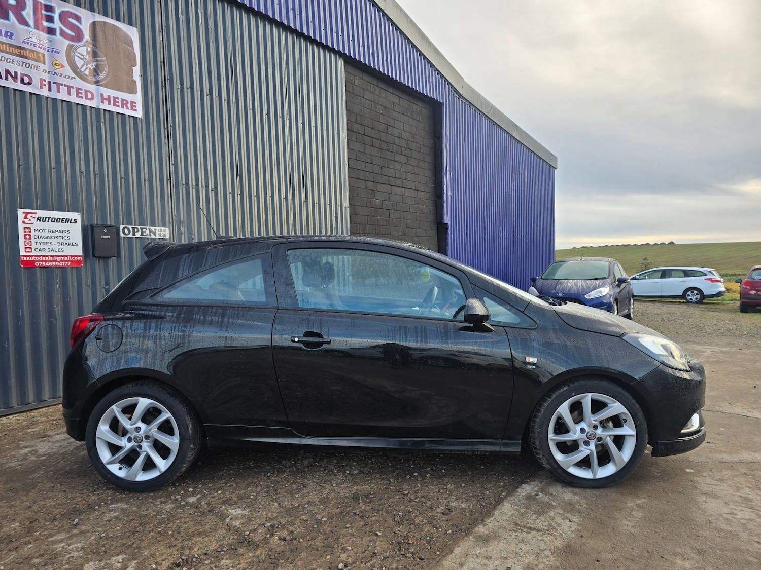 Used Vauxhall Corsa 2017 for sale - 77060082: Photo 2