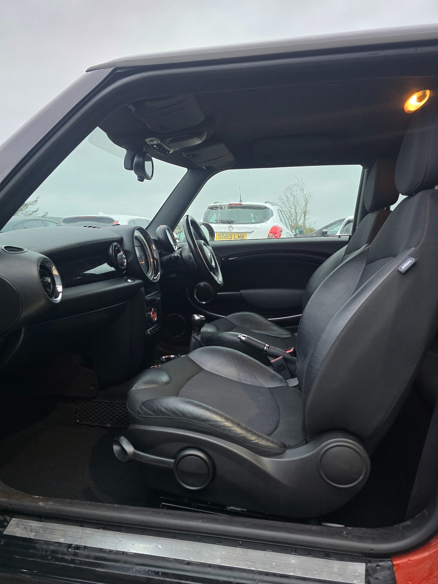 Used MINI Hatch 2011 for sale - 76431761: Photo 8