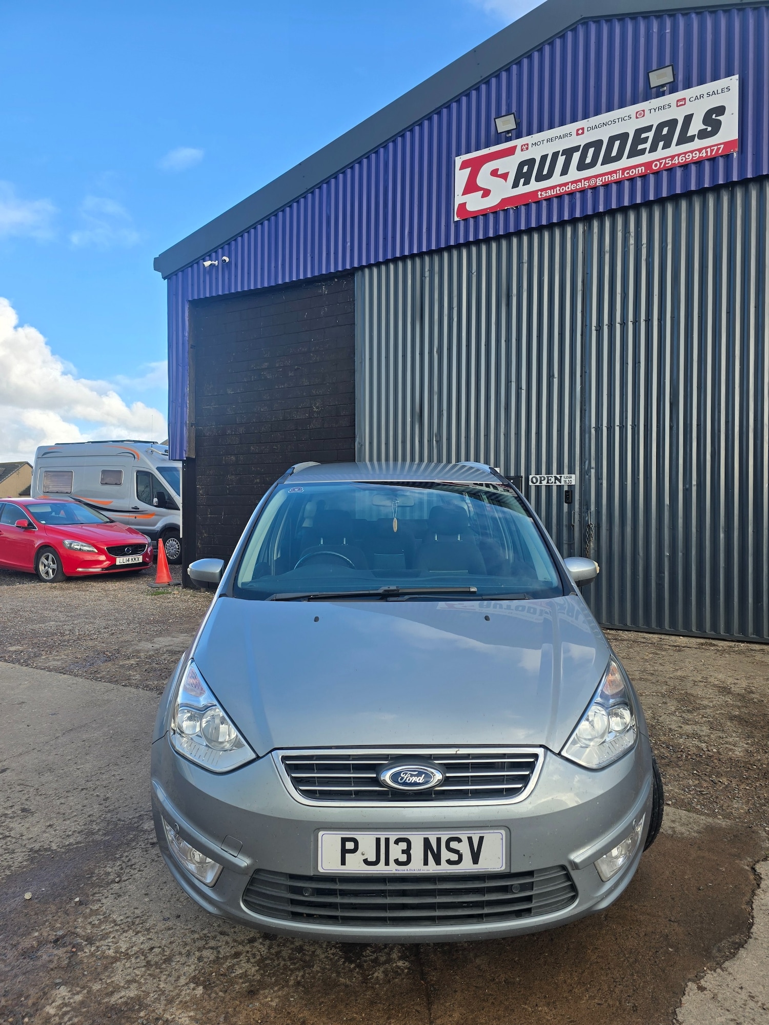Used Ford Galaxy 2013 for sale - 76334188: Photo 2