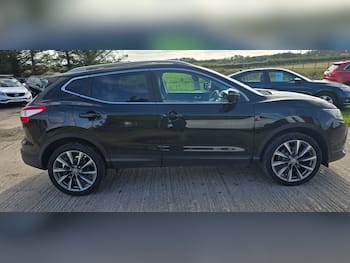 Used Nissan Qashqai 2015 for sale - 79801674: Photo