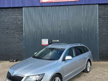 2013 (13) - 2.0 TDI CR 140 Elegance 5dr