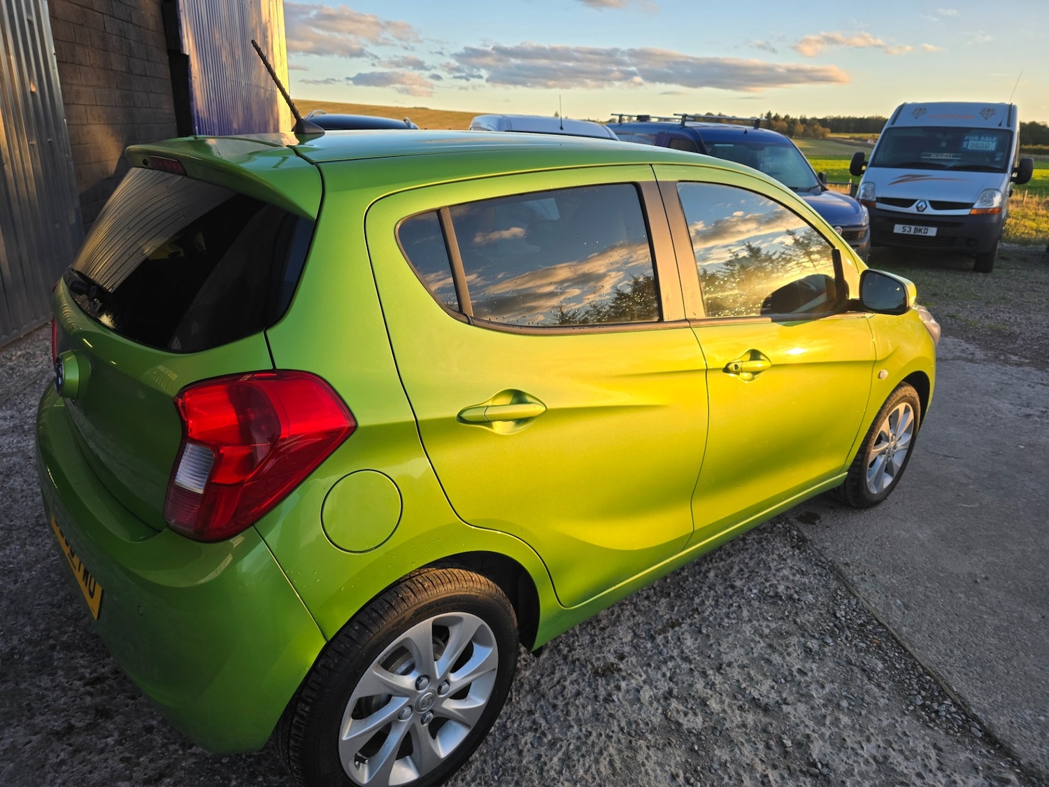 Used Vauxhall Viva 2015 for sale - 76344349: Photo 2