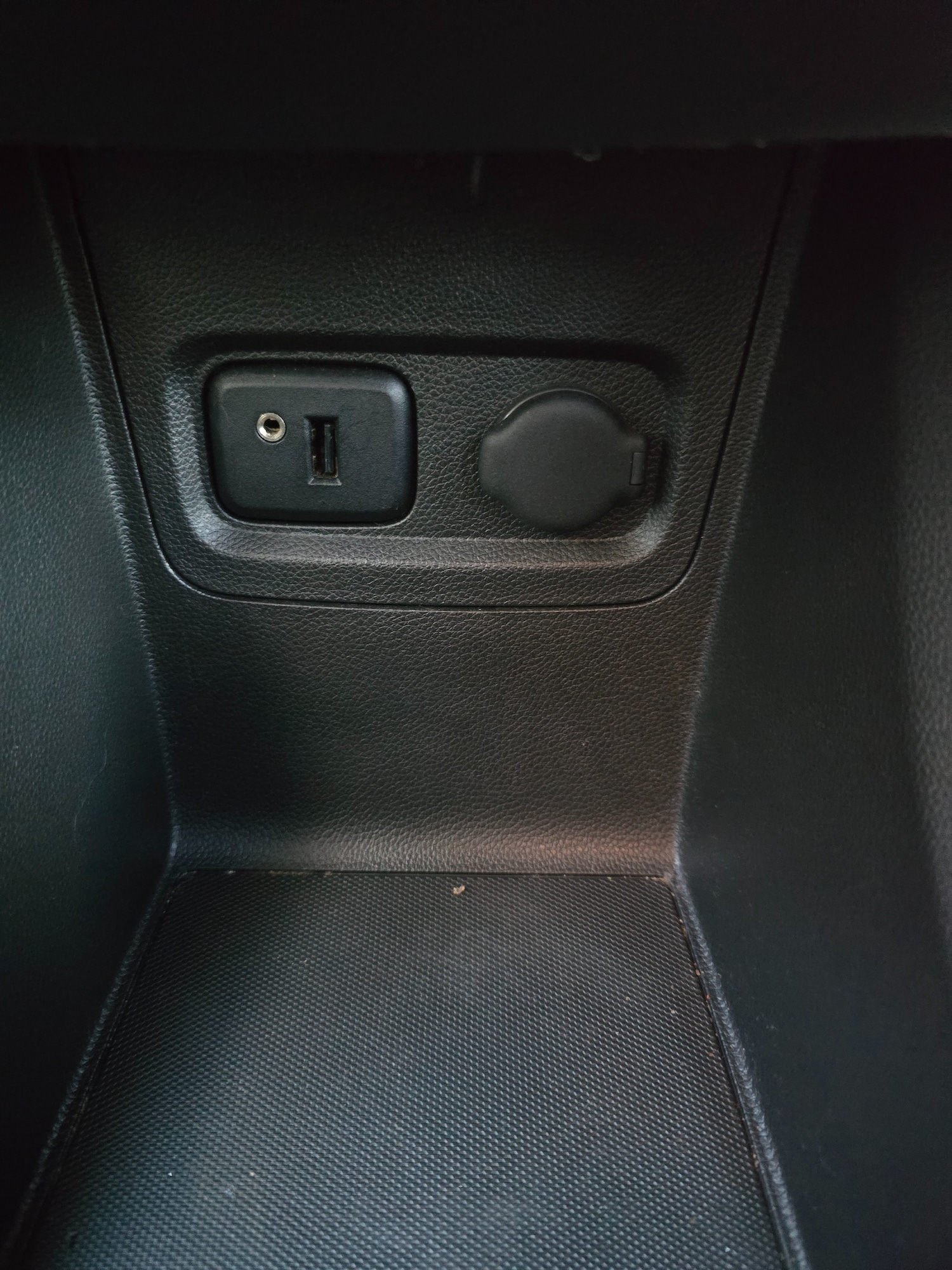 Used Vauxhall Viva 2015 for sale - 76344349: Photo 21