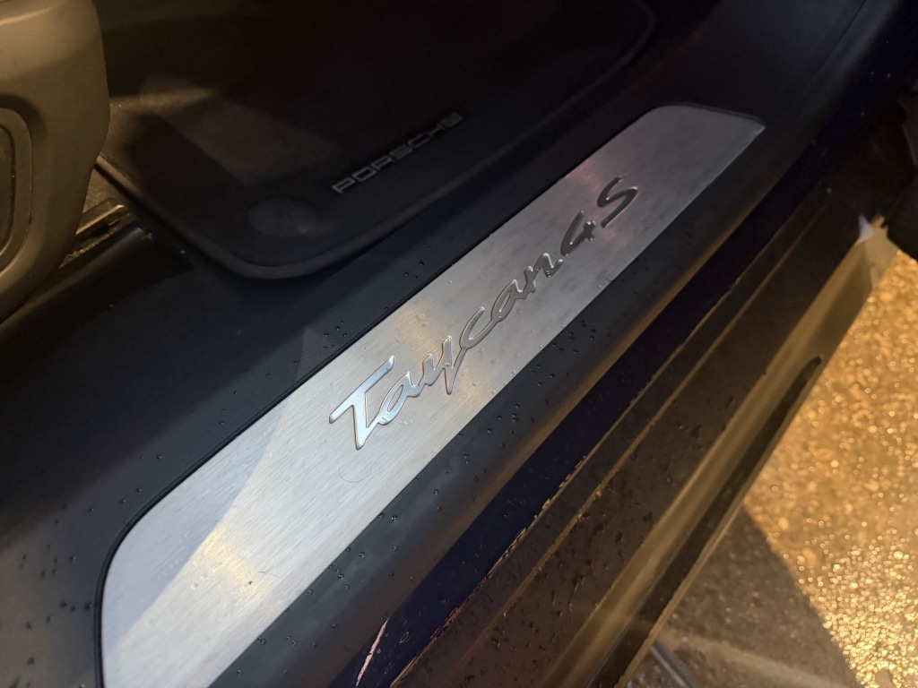 Used Porsche Taycan 2021 for sale - 76589222: Photo 16