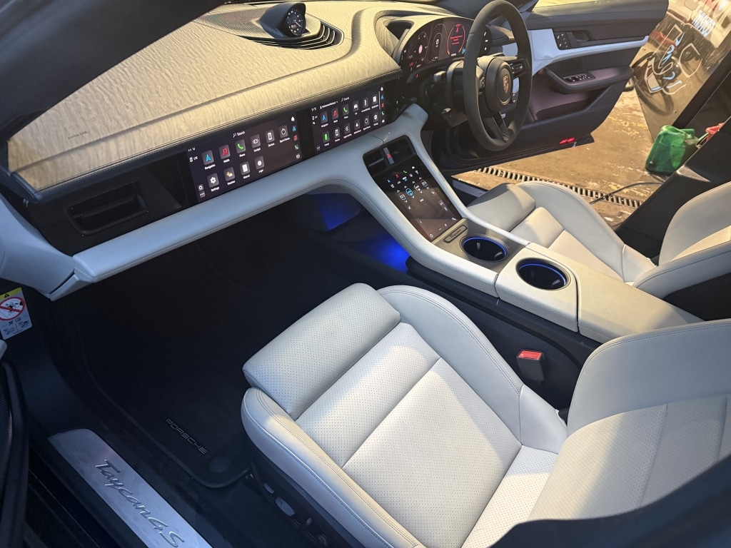 Used Porsche Taycan 2021 for sale - 76589222: Photo 19