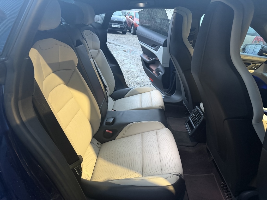 Used Porsche Taycan 2021 for sale - 76589222: Photo 9