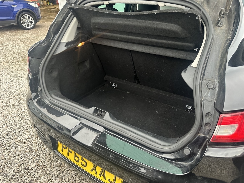 Used Renault Clio 2015 for sale - 77465999: Photo 10