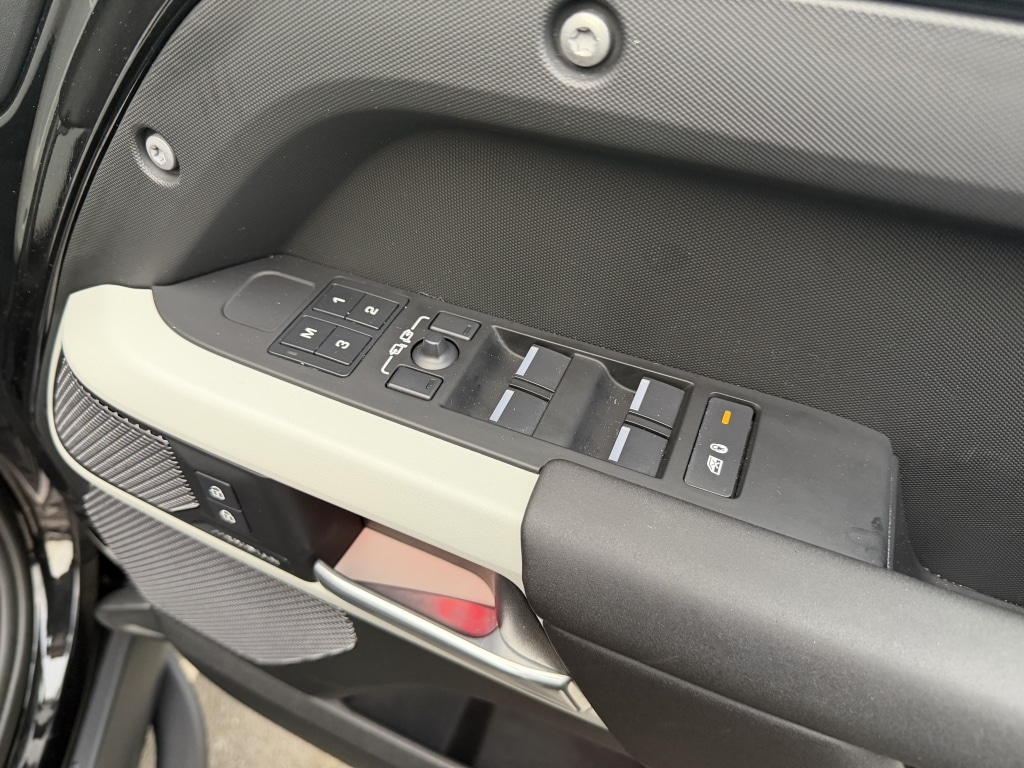 Used Land Rover Defender 2024 for sale - 76532544: Photo 20