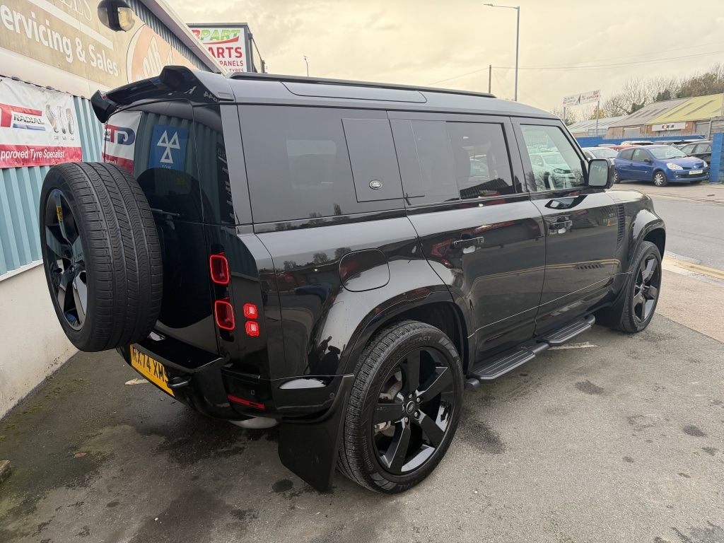 Used Land Rover Defender 2024 for sale - 76532544: Photo 4