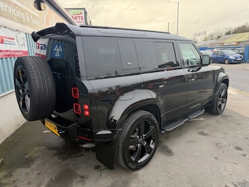 Used Land Rover Defender 2024 for sale - 76532544: Photo