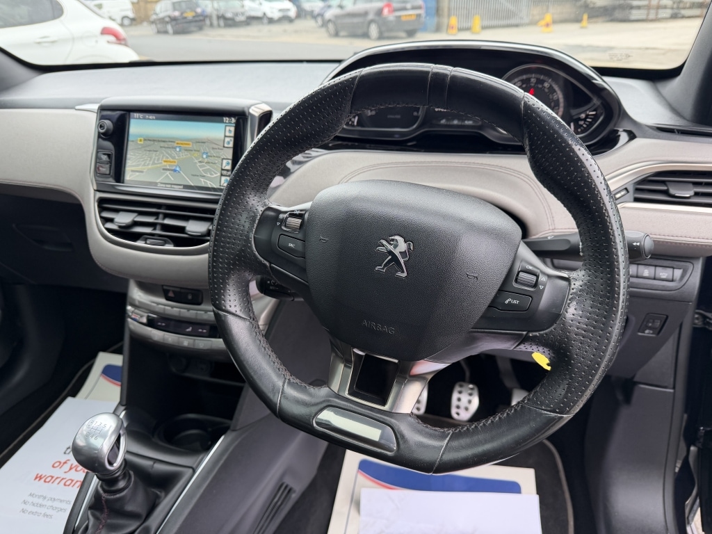 Used Peugeot 208 2014 for sale - 76232918: Photo 13