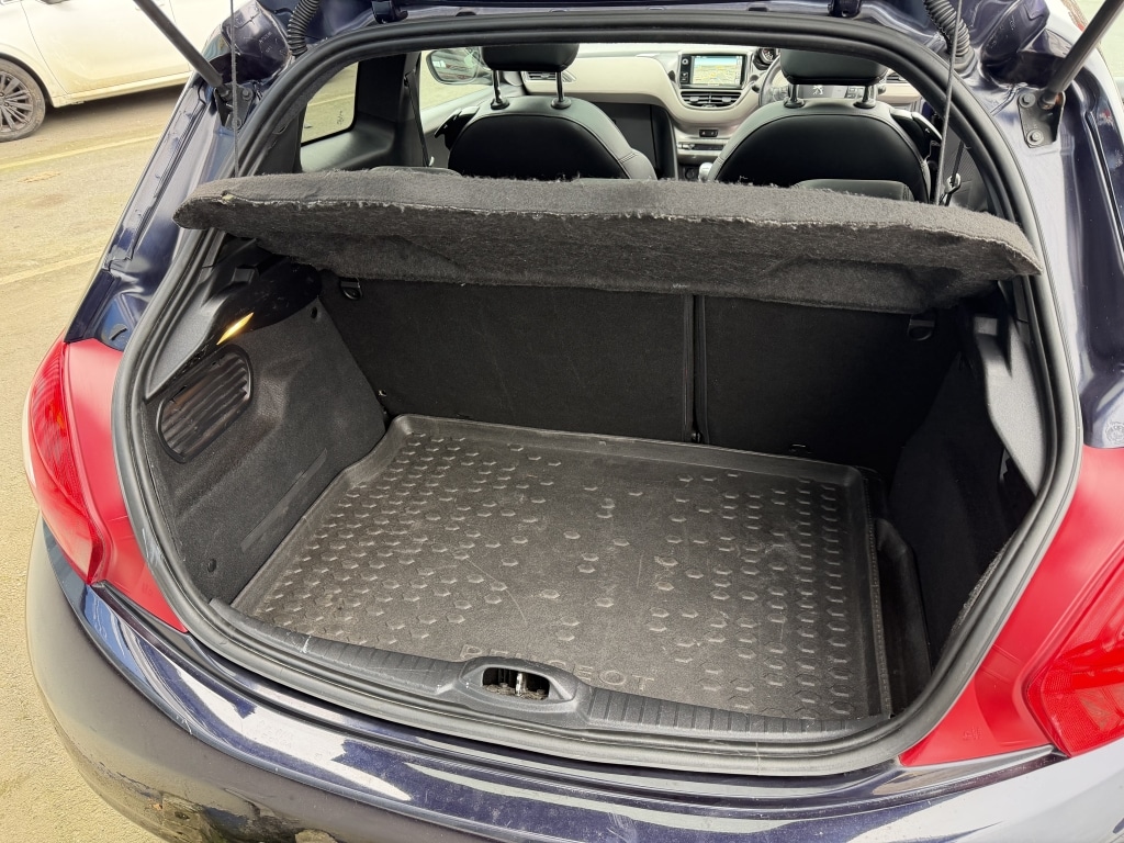 Used Peugeot 208 2014 for sale - 76232918: Photo 18