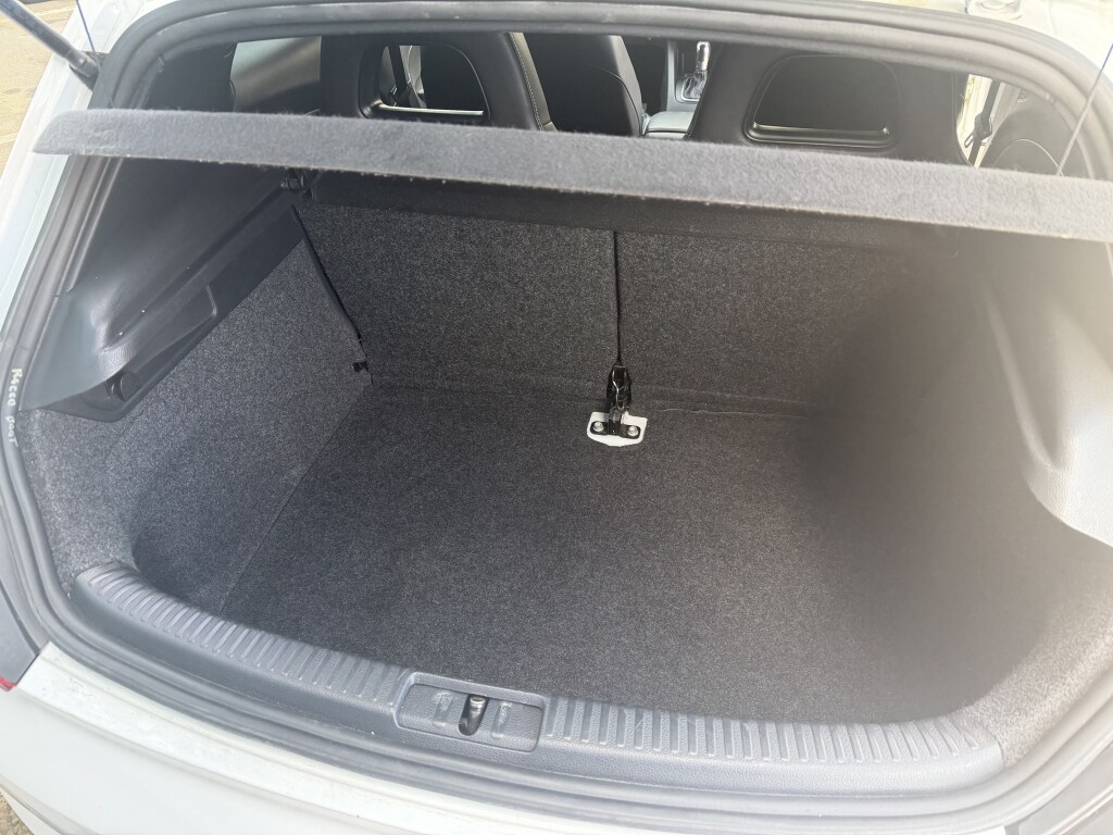 Used Volkswagen Scirocco 2015 for sale - 78054874: Photo 17