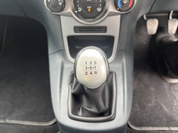Used Ford Fiesta 2010 for sale - 74928414: Photo 11