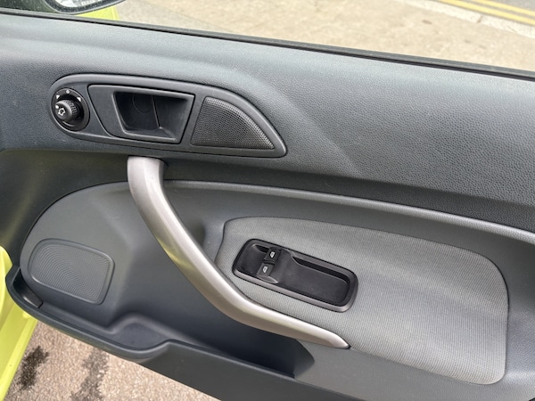 Used Ford Fiesta 2010 for sale - 74928414: Photo 15