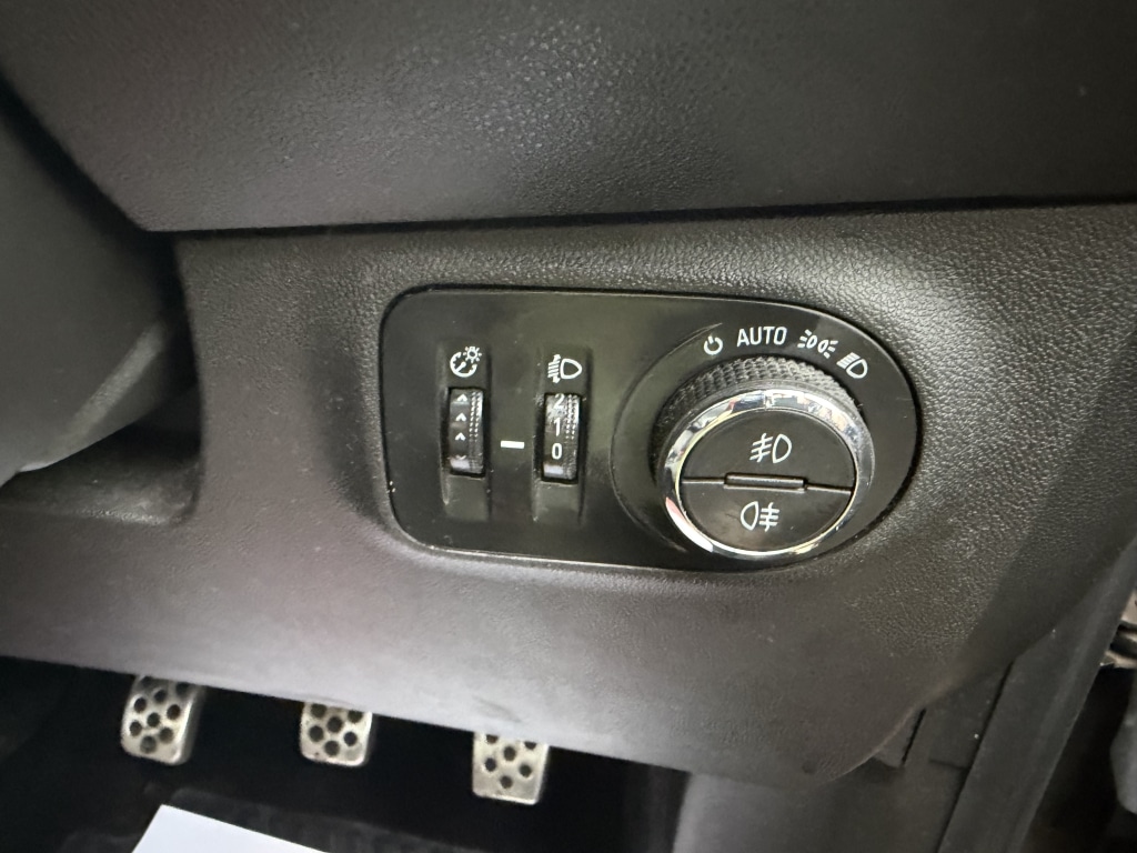 Used Vauxhall Corsa 2015 for sale - 77622820: Photo 6