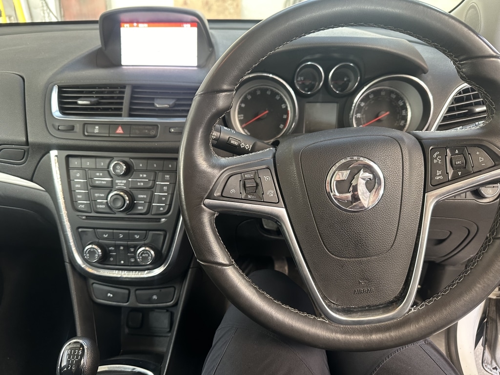 Used Vauxhall Mokka 2015 for sale - 76639986: Photo 2