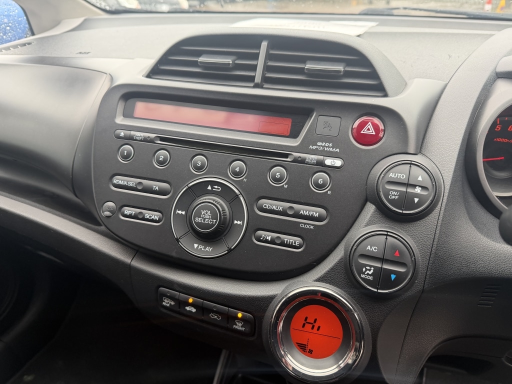 Used Honda Jazz 2013 for sale - 76126103: Photo 11