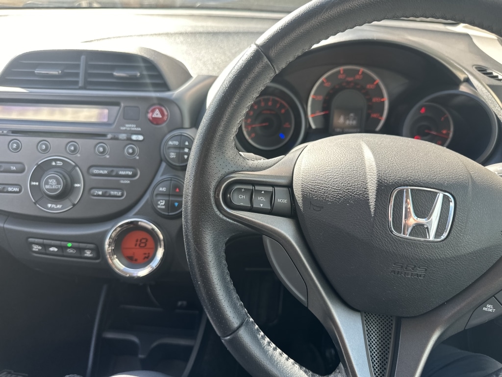 Used Honda Jazz 2013 for sale - 76126103: Photo 4