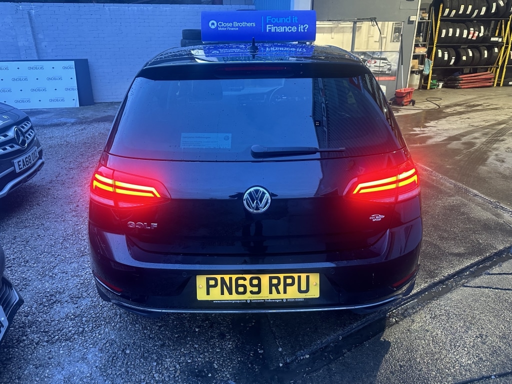 Used Volkswagen Golf 2019 for sale - 77073352: Photo 2