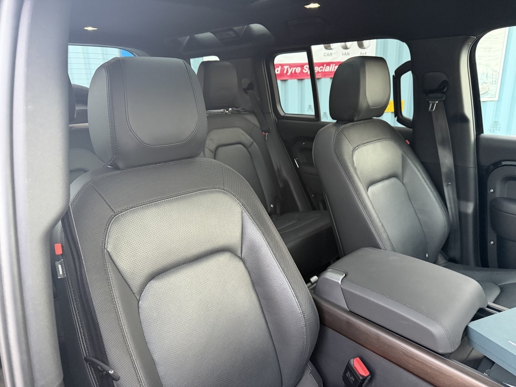 Used Land Rover Defender 2024 for sale - 77137369: Photo 15