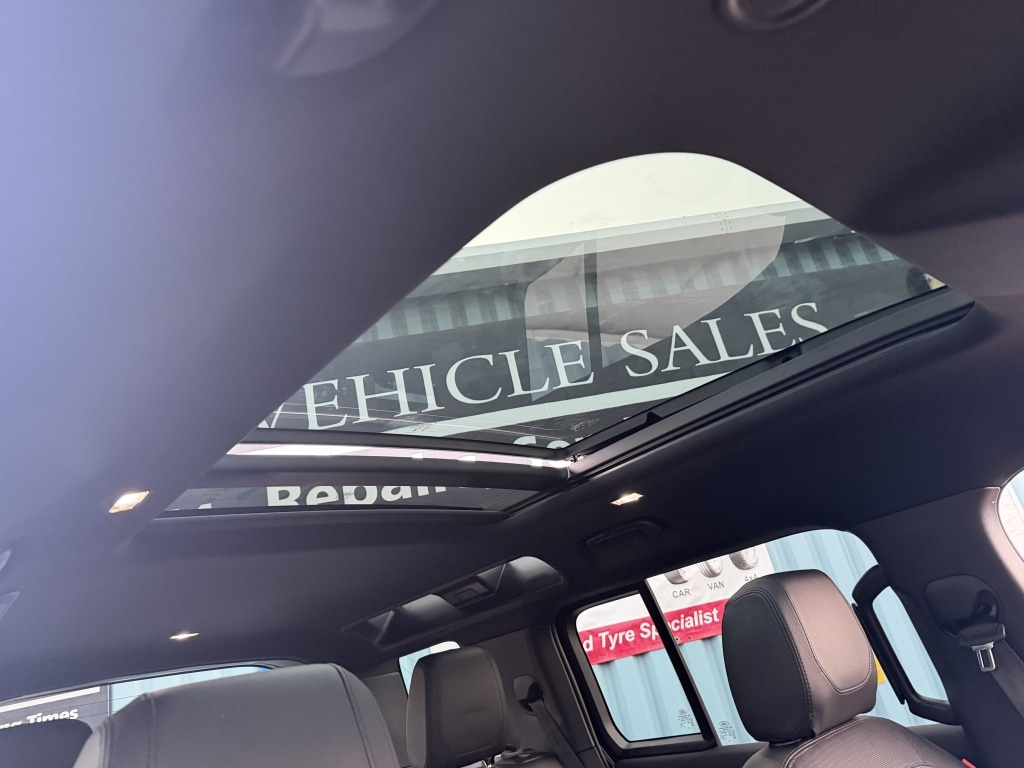 Used Land Rover Defender 2024 for sale - 77137369: Photo 17