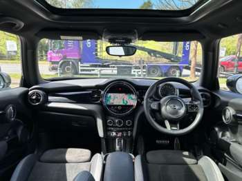 Used MINI Hatch 2021 for sale - 75140620: Photo