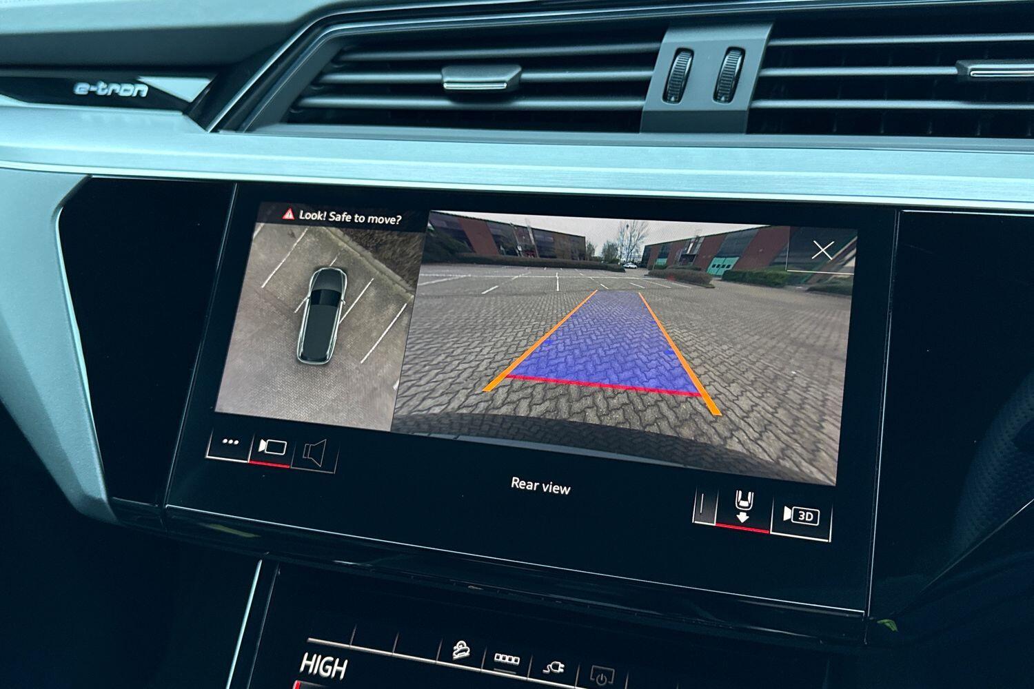 Used Audi e-tron 2023 for sale - 77253704: Photo 6