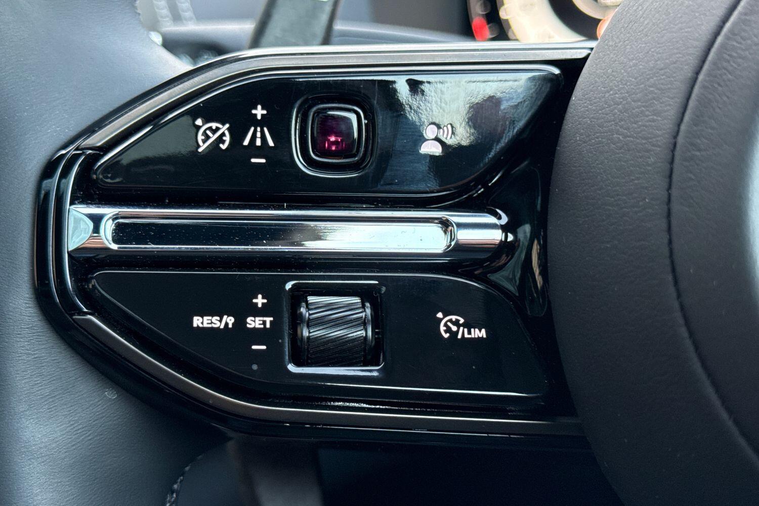 Used Aston Martin DBX 2025 for sale - 77625014: Photo 51