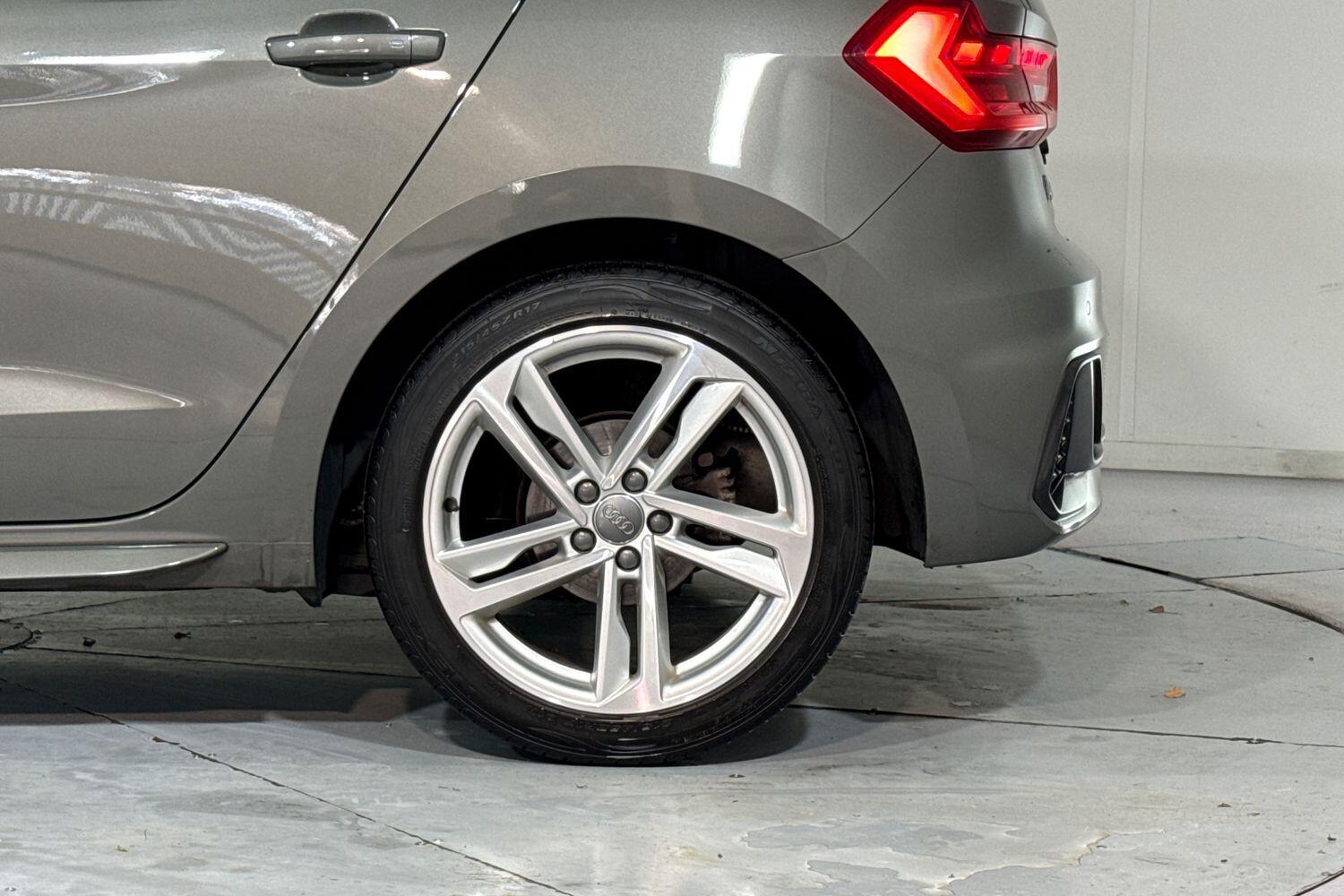 Used Audi A1 for sale - 76700943: Photo 15