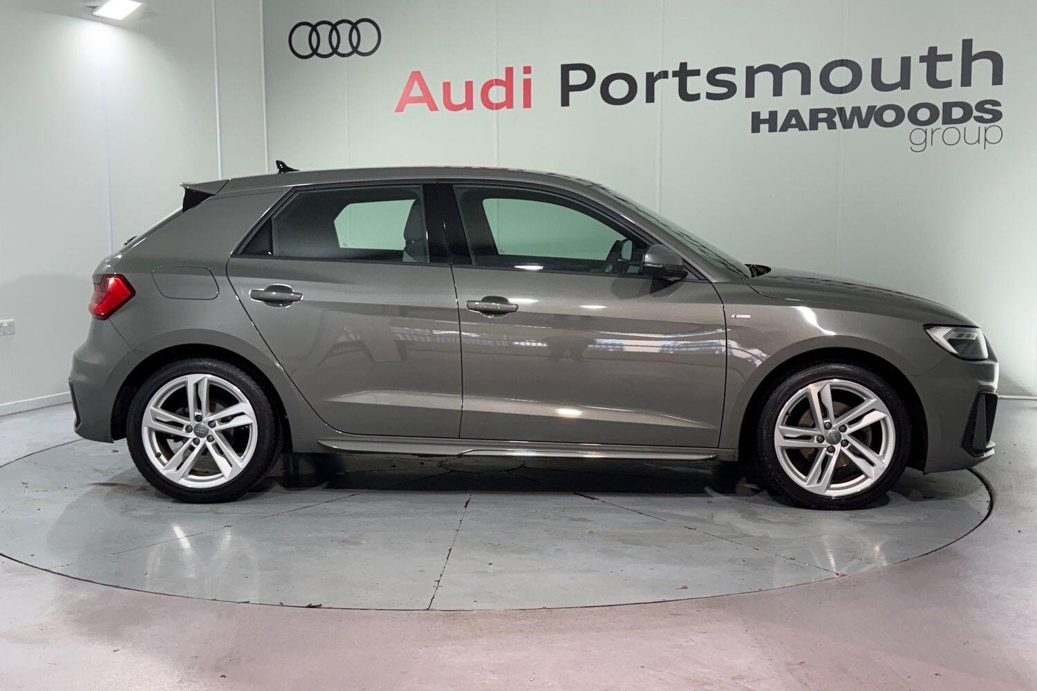 Used Audi A1 for sale - 76700943: Photo 2