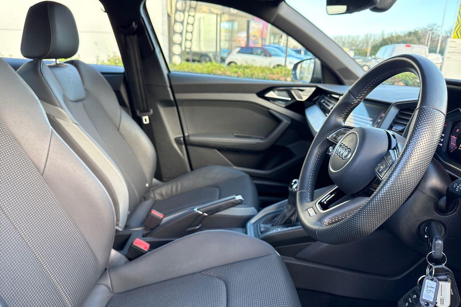 Used Audi A1 for sale - 76700943: Photo 34