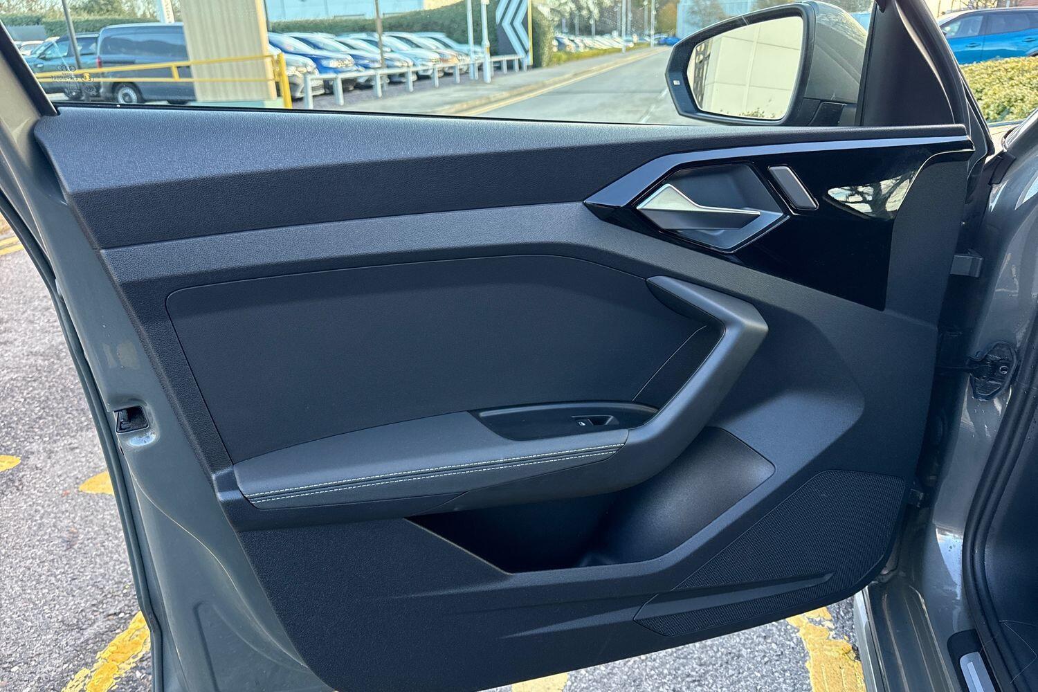 Used Audi A1 for sale - 76700943: Photo 53