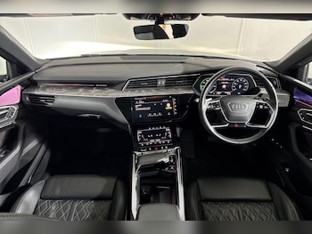 Used Audi e-tron 2021 for sale - 76337176: Photo 3