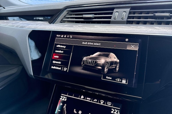 Used Audi e-tron 2021 for sale - 76337176: Photo 43
