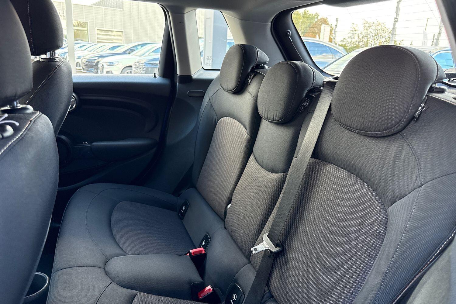 Used MINI Hatch 2018 for sale - 76307739: Photo 32