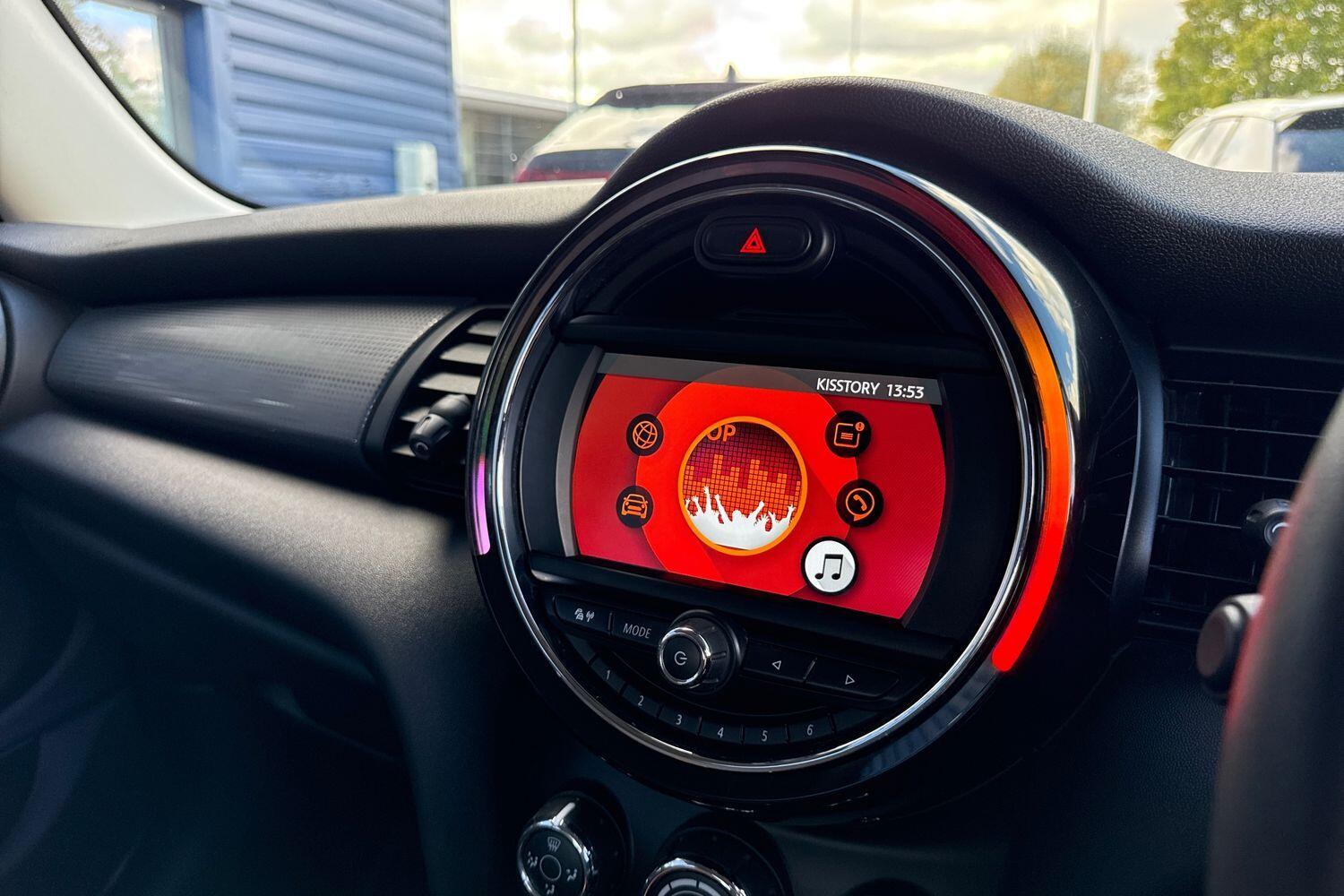 Used MINI Hatch 2018 for sale - 76307739: Photo 4