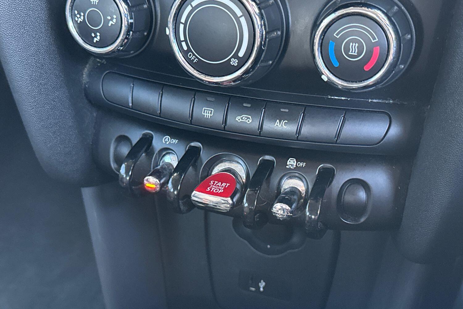 Used MINI Hatch 2018 for sale - 76307739: Photo 41