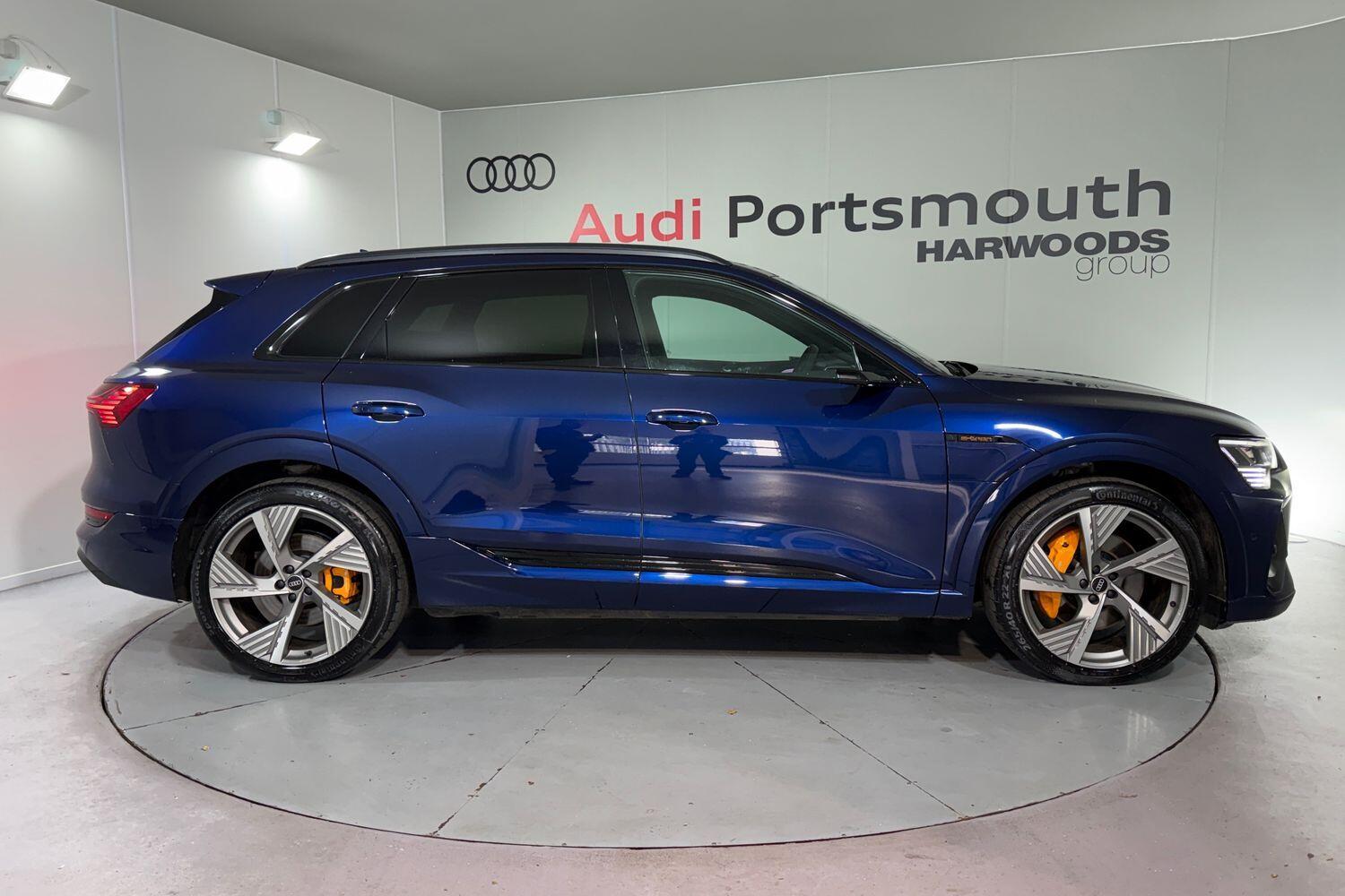 Used Audi e-tron 2022 for sale - 76388935: Photo 2