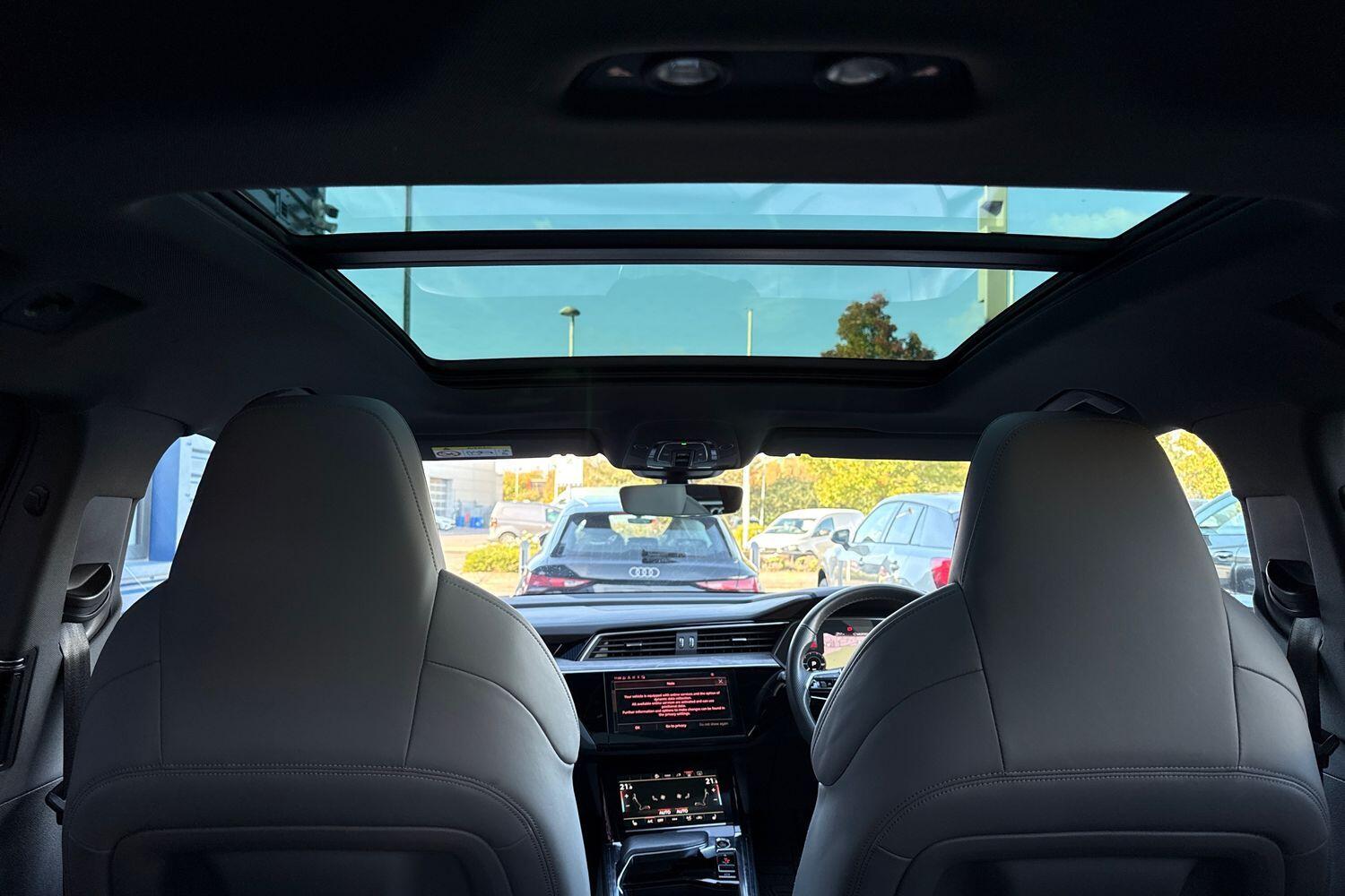 Used Audi e-tron 2022 for sale - 76388935: Photo 4