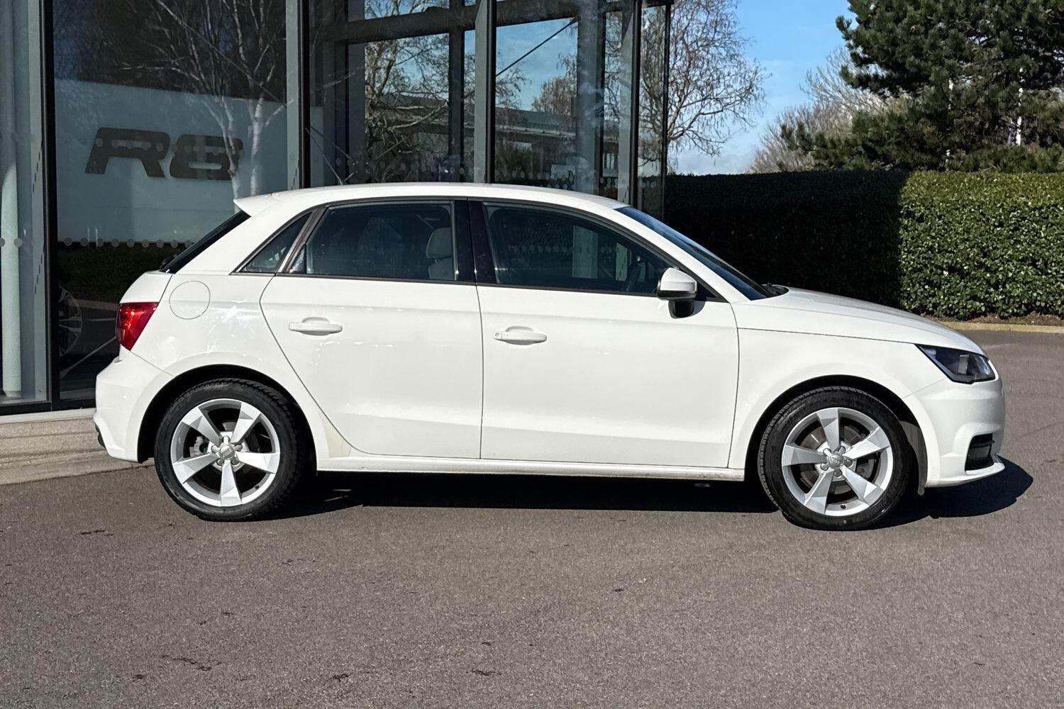 Used Audi A1 for sale - 77657508: Photo 2