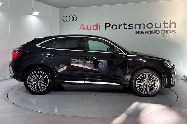 Used Audi Q3 2023 for sale - 76042339: Photo 2