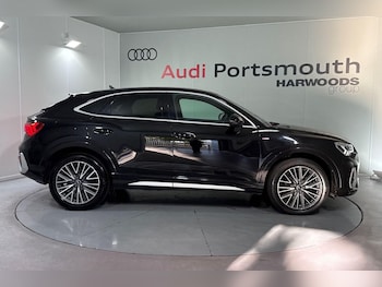 Used Audi Q3 2023 for sale - 76042339: Photo 2