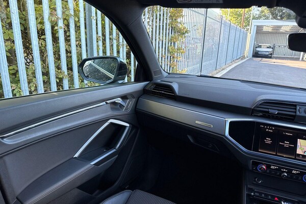 Used Audi Q3 2023 for sale - 76042339: Photo 36