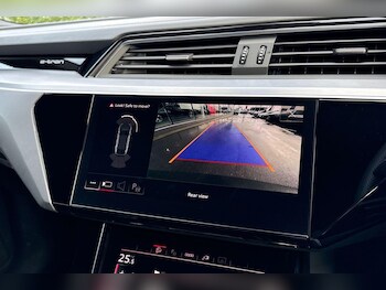 Used Audi e-tron 2023 for sale - 77537170: Photo