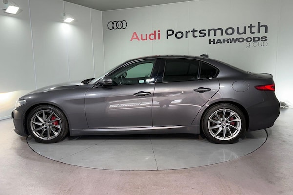 Used Alfa Romeo Giulia 2017 for sale - 76251332: Photo 10