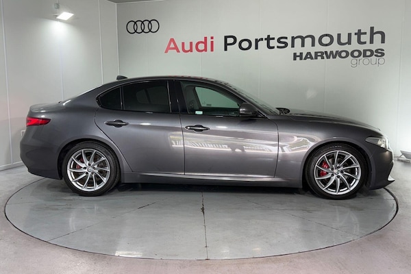Used Alfa Romeo Giulia 2017 for sale - 76251332: Photo 2