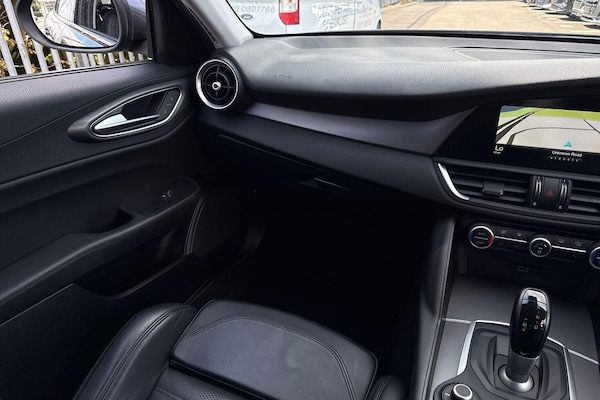 Used Alfa Romeo Giulia 2017 for sale - 76251332: Photo 32