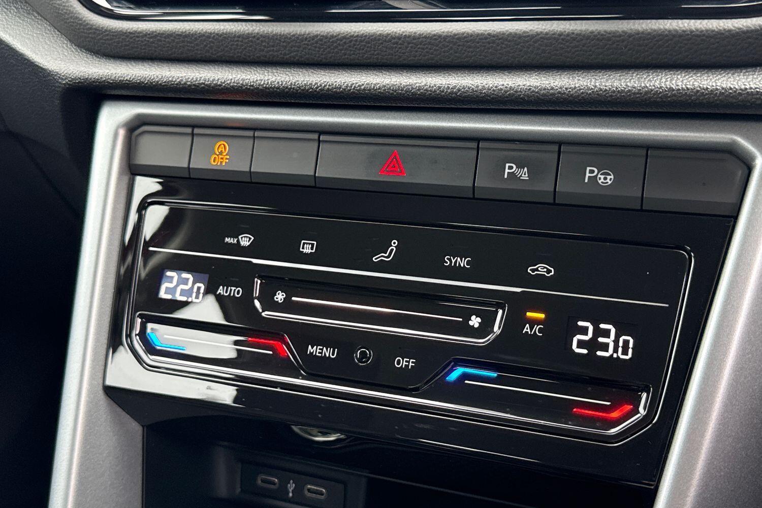 Used Volkswagen T-Roc 2023 for sale - 76964809: Photo 26